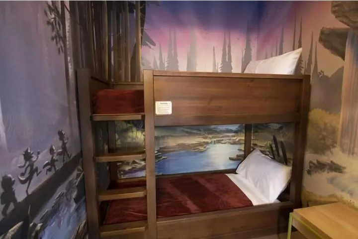 Room 3 of 63