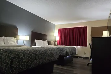 Econo Lodge Inn & Suites Mason City - Clear Lake