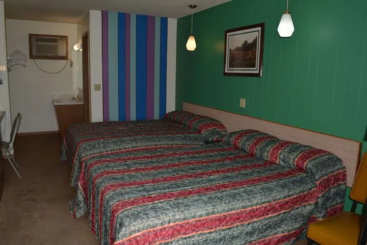 Room 4 of 15