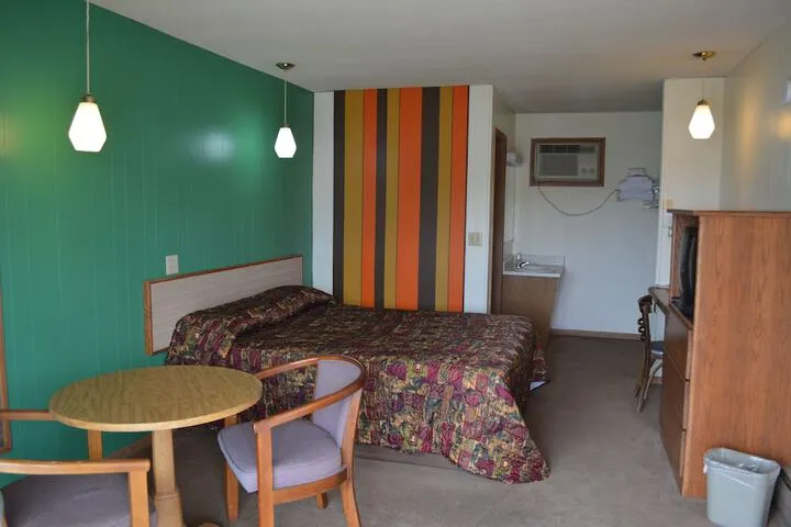Room 3 of 15