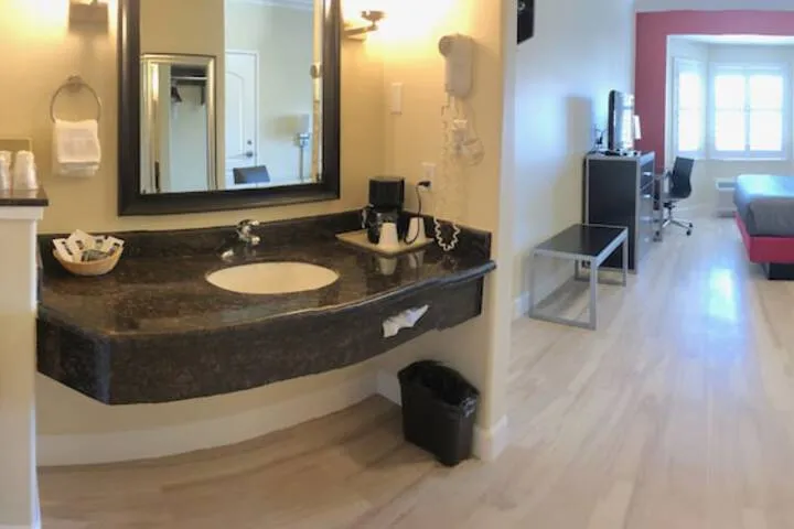 Room 5 of 24