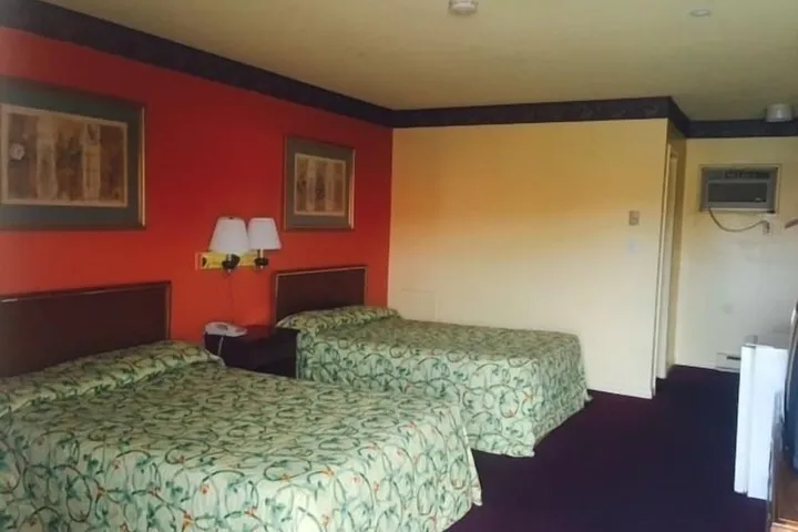 Room 2 of 10