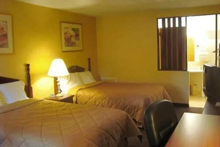 Room 4 of 13