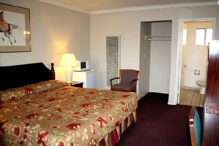Room 2 of 18
