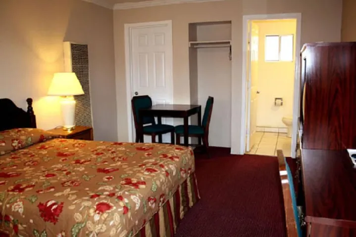 Room 3 of 18
