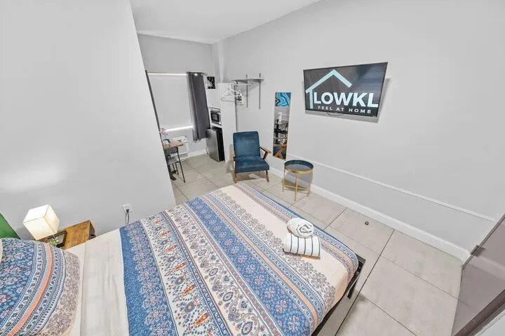 Room 3 of 60