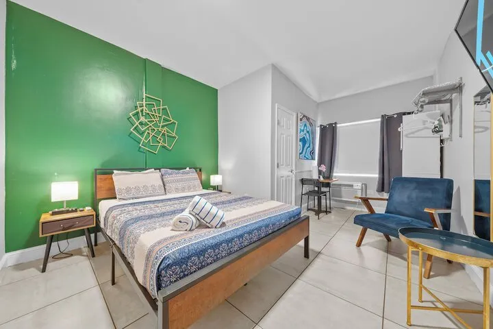 Room 4 of 60