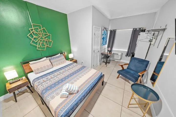 Room 2 of 60