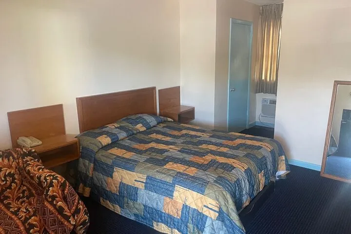 Room 4 of 21