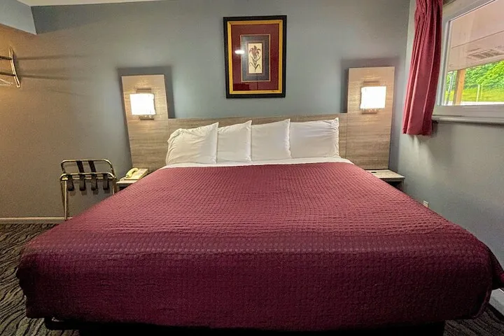 Room 4 of 19