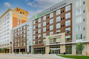 Holiday Inn Express & Suites Lincoln Downtown by IHG