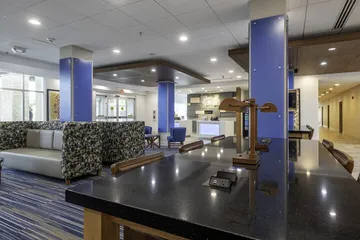 Holiday Inn Express & Suites Staunton by IHG