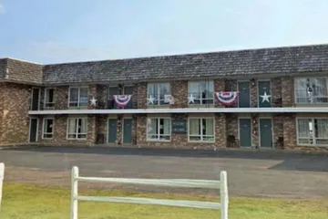 Budget Host Cloverland Motel