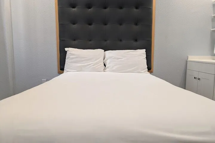 Room 3 of 18