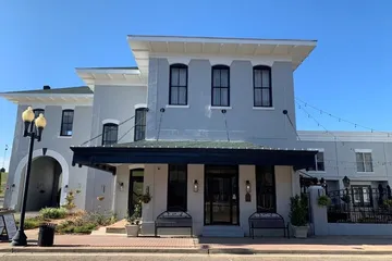Hotel 27