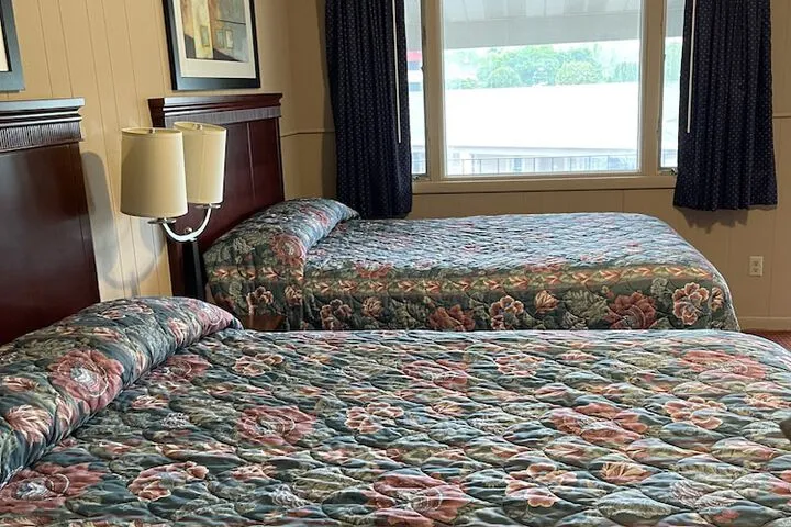 Room 4 of 13