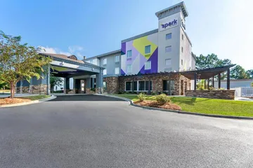 Dothan East Inn & Suites