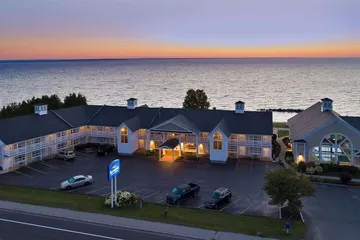 Baymont by Wyndham St. Ignace Lakefront