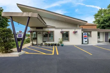 Knights Inn Burlington ON