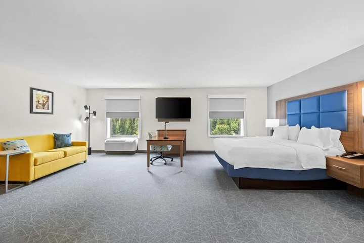 Room 5 of 33