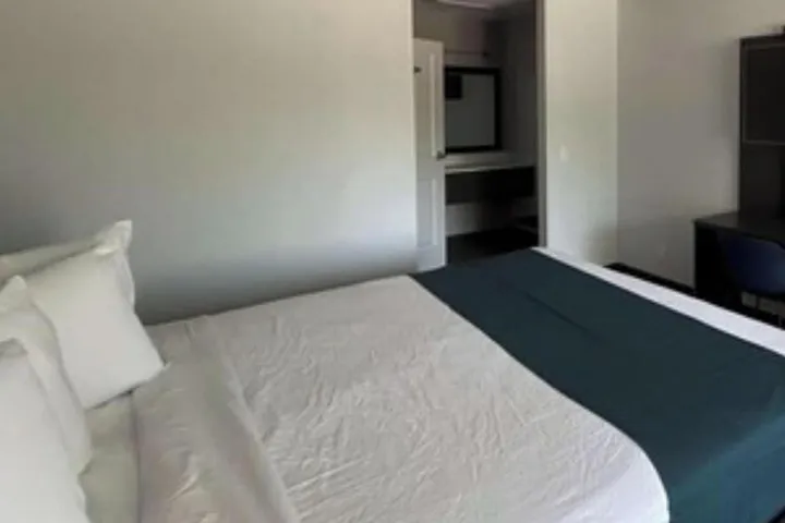 Room 5 of 15