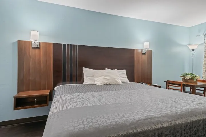 Room 5 of 13