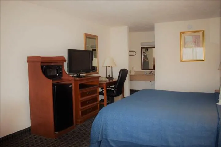 Room 5 of 15