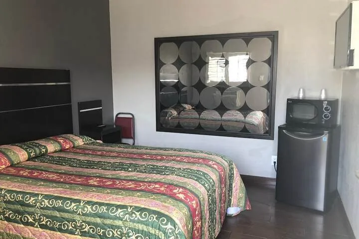 Room 2 of 7