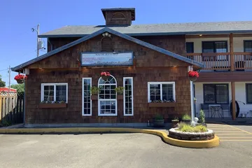 South Jetty Inn