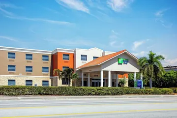 Holiday Inn Express & Suites Lantana by IHG