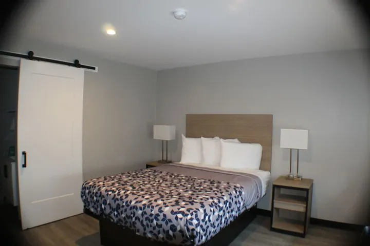 Room 2 of 9