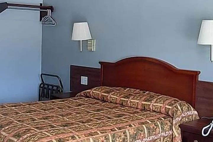 Room 4 of 14