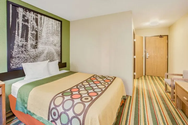 Room 5 of 24