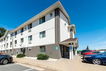 Super 8 by Wyndham Dumfries / Quantico