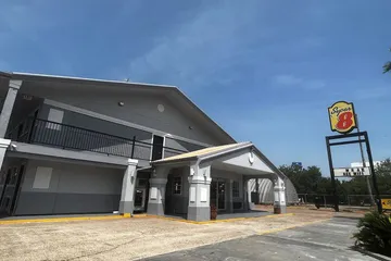 Super 8 by Wyndham La Marque TX / Texas City Area