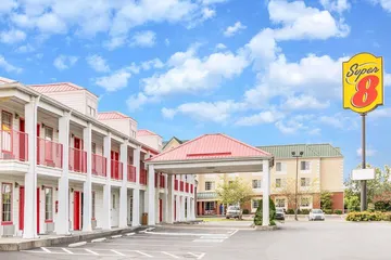 Super 8 by Wyndham Clinton TN