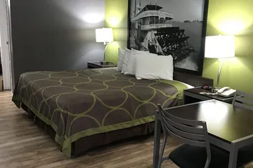 Super 8 by Wyndham Slidell