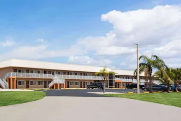 Travelodge Suites by Wyndham Lake Okeechobee