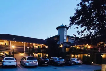 Coachman Inn & Suites