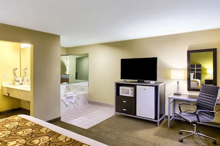 Room 4 of 26