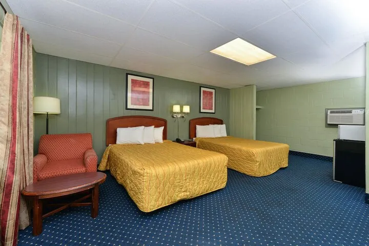Room 3 of 8