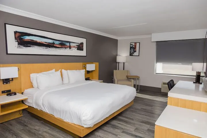 Room 2 of 27