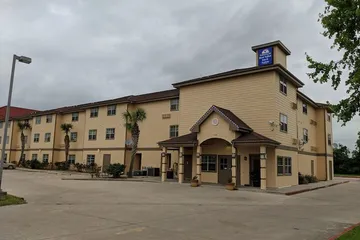 Americas Best Value Inn & Suites Winnie