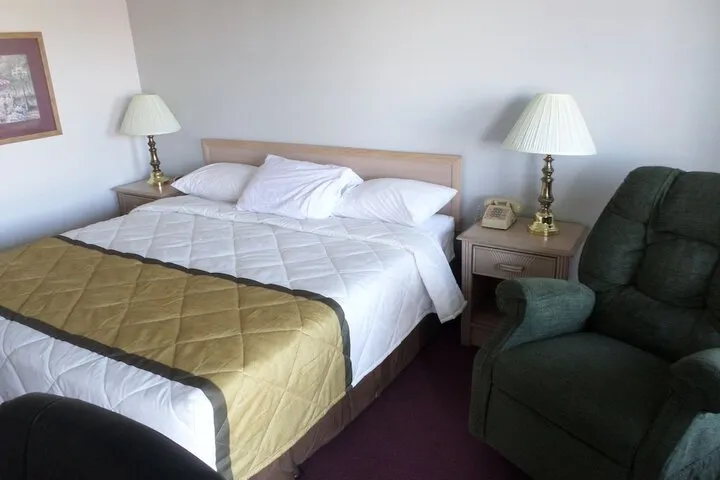 Room 4 of 42