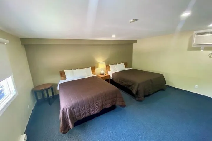 Room 5 of 8