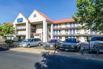 Motel 6 Fresno CA - Yosemite Hwy