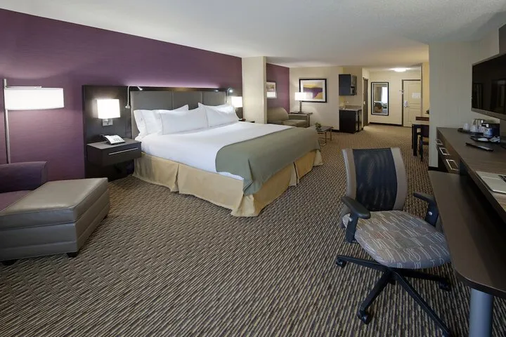 Room 3 of 24