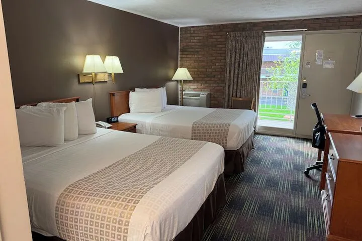 Room 3 of 32