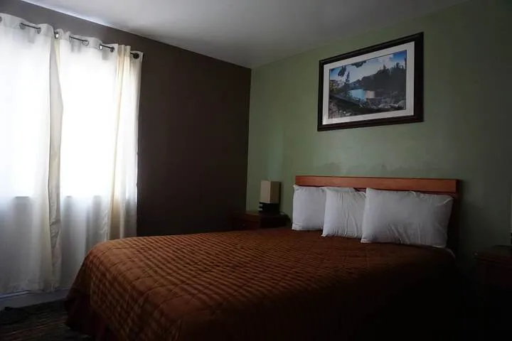 Room 4 of 30