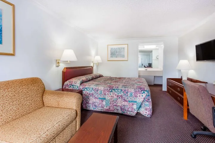Room 3 of 15
